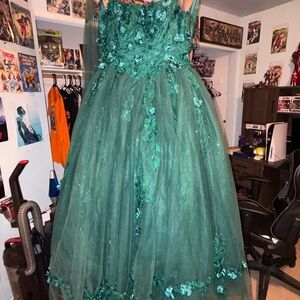 Emerald Green Quinceanera Dress - Large